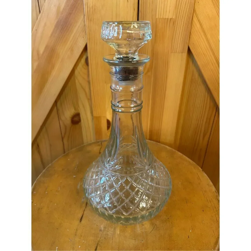 Vintage 1980 Mogan David Wine Co. Limited Ed. Collection Clear Decanter (5057)